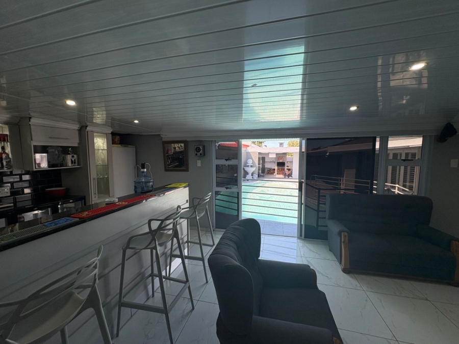 5 Bedroom Property for Sale in Baysville Eastern Cape